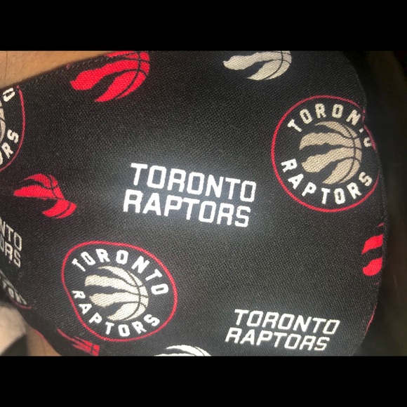 Toronto Raptors Mask - Picture 2 of 9